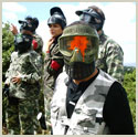 Fotografia de jogadores de paintball